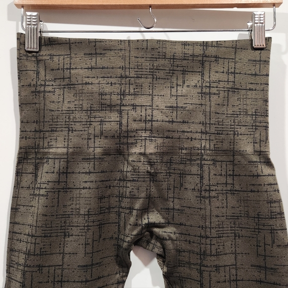 SPANX Look at Me Now Seamless Tummy Control Ankle Leggings Green 1X Plus Size - Picture 3 of 5